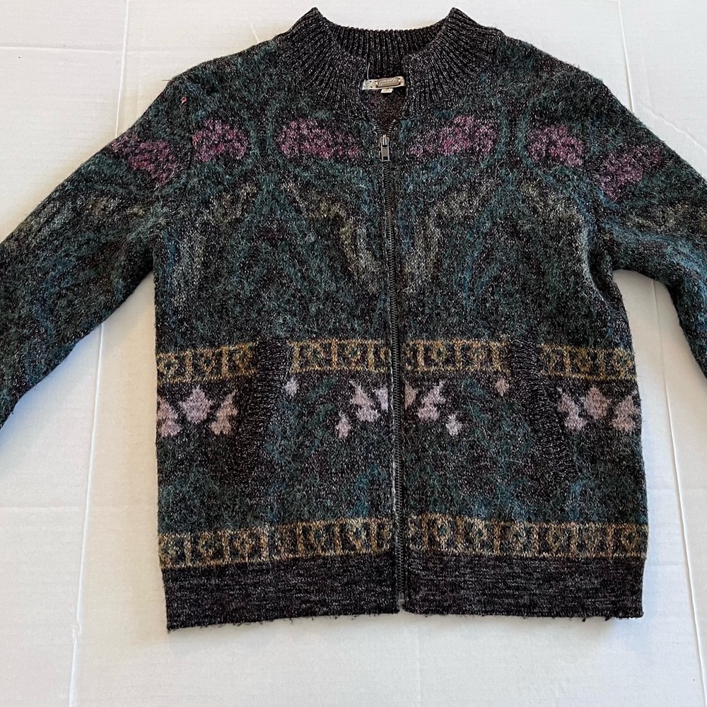 Gimmicks Women’s Sweater - Picture 4 of 14